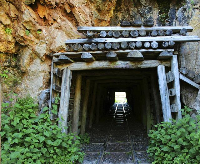 Dozens of survivors and dead pulled from abandoned South African mine as hundreds remain underground – The Associated Press