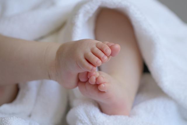 This Crucial Tip Helped Me Survive My First Big Trip With My Baby – The Zoe Report
