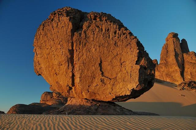 Eye of the sahara: Mauritania's giant rock dome that towers over the desert - Livescience.com