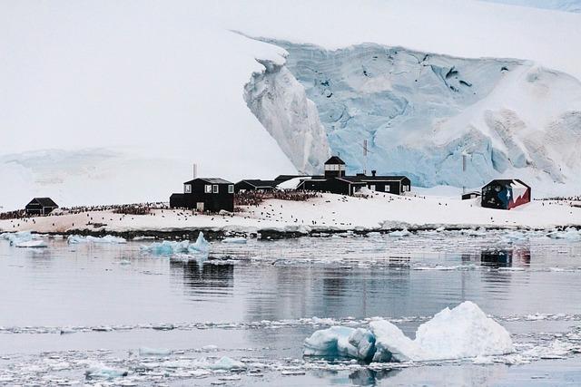 Antarctic Research Team in Crisis Following Colleague's Disturbing Threats