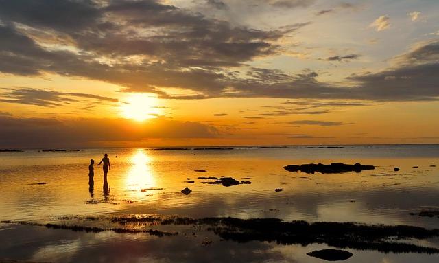 The Allure of Mauritius: A Contrast‍ Between Crowds and Natural Beauty