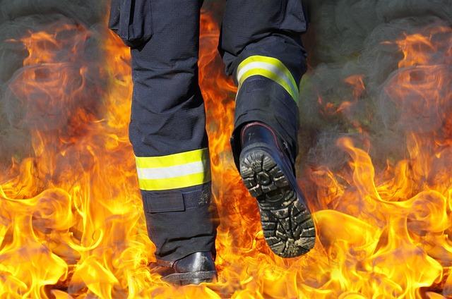 Firefighters Mobilize to Tackle Devastating Blazes on Table Mountain