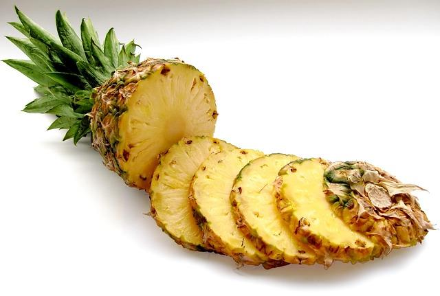 In the Centre of Cameroon, pineapple farming is transforming the daily lives of women – African Development Bank