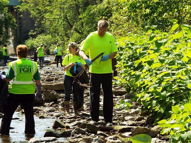 Engaging Locals and Tourists: Strategies for Increasing Participation in Beach Cleanups