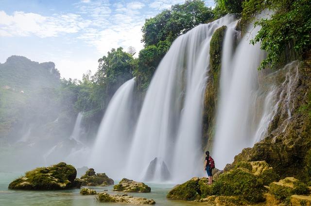 A Journey Through Nature: The Surrounding⁤ Landscape and⁤ Wildlife