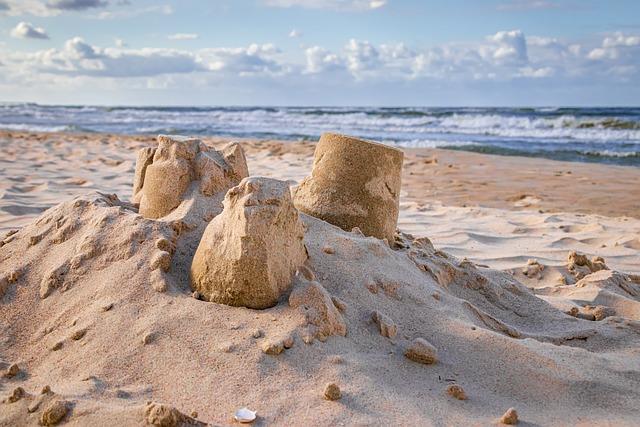 Techniques Behind the Creation of Sandy Masterpieces