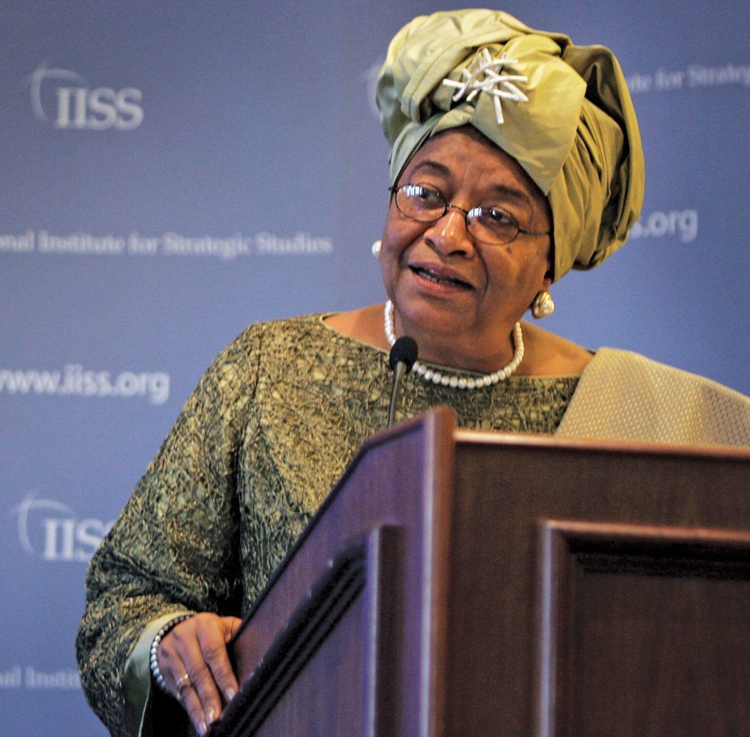 [Photos] Africa’s first female president: Liberia’s Ellen Johnson Sirleaf – Africanews